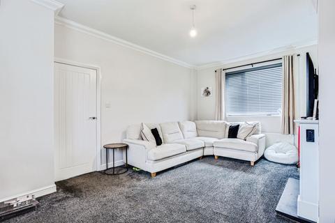 3 bedroom semi-detached house for sale, Snapethorpe Road, Wakefield