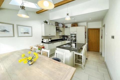 4 bedroom cottage for sale, Lincoln Road, Branston, Lincoln