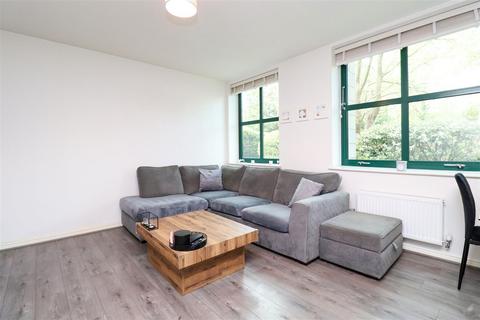 undefined, Minley Road, Fleet GU51