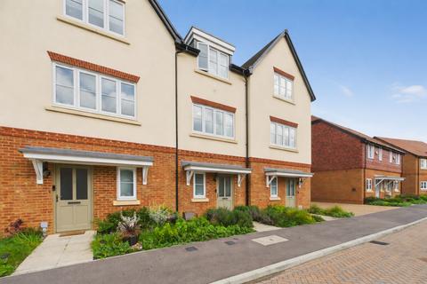 3 bedroom terraced house for sale, Denning Drive, Warfield, Berkshire, RG42