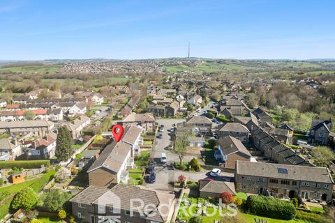3 bedroom end of terrace house for sale, Church Close, Shepley. HD8 8HD