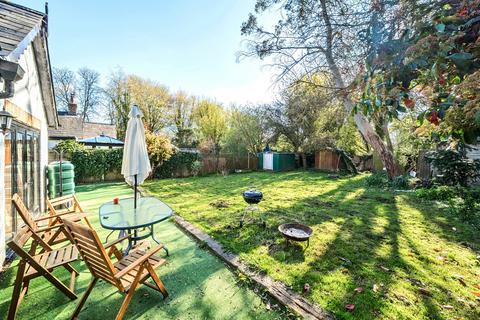 3 bedroom bungalow for sale, Savay Lane, Denham