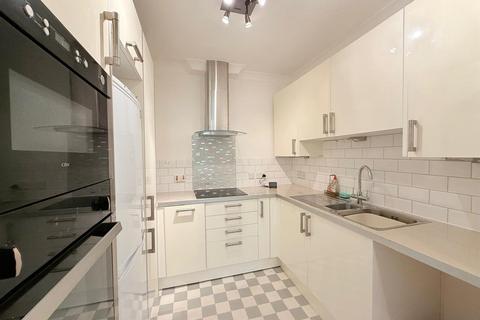 1 bedroom flat for sale, Fernlea Avenue, Ferndown