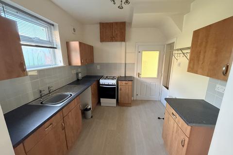 3 bedroom house to rent, Crown Bank Crescent, Stoke-on-Trent, ST7