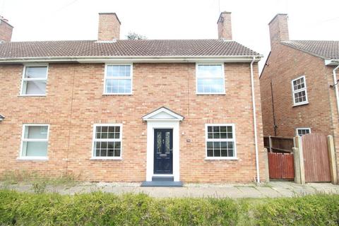 3 bedroom semi-detached house to rent, Acacia Avenue, Bury St Edmunds IP32