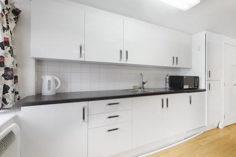2 bedroom mews for sale, Chippenham Mews, London