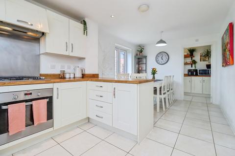 4 bedroom detached house for sale, Dove Close, Shrewsbury, SY2