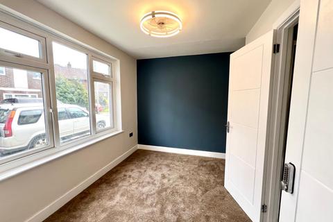 6 bedroom semi-detached house to rent, Gladstone Road, Folkestone CT19