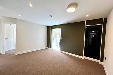 6 bedroom semi-detached house to rent, Gladstone Road, Folkestone CT19