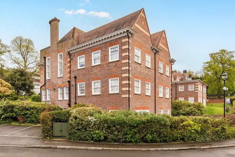 2 bedroom flat to rent, Cottage Close, Harrow HA2