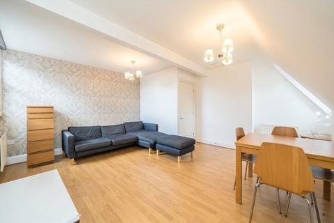 2 bedroom flat to rent, Cottage Close, Harrow HA2