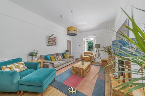 undefined, Dundee DD3
