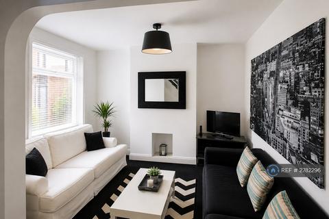 4 bedroom terraced house to rent, Granville St, Cheltenham, GL50