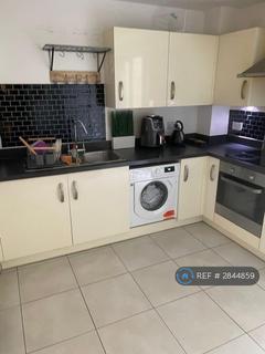 2 bedroom flat to rent, Robert Lewis House, Barking, IG11