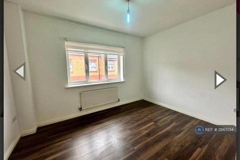 3 bedroom semi-detached house to rent, Farm End Close, West Bromwich, B71