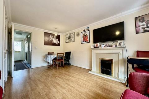 3 bedroom townhouse for sale, Morgan Close, Luton