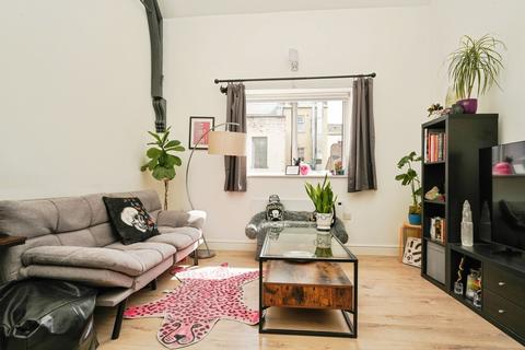 3 bedroom flat for sale, Albion Street, CHELTENHAM, Gloucestershire, GL52