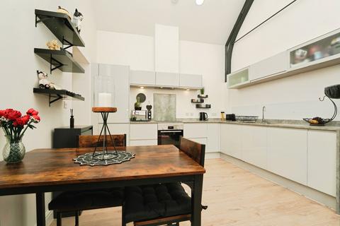 3 bedroom flat for sale, Albion Street, CHELTENHAM, Gloucestershire, GL52