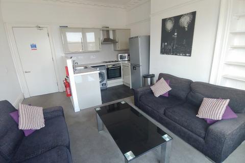 3 bedroom flat to rent, Barnton Street, Stirling Town, Stirling, FK8