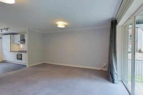 3 bedroom flat to rent, Dalsholm Place, Glasgow, G20