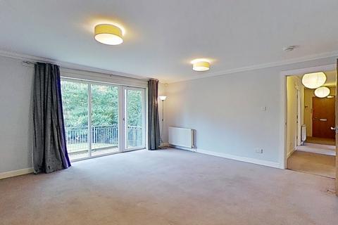 3 bedroom flat to rent, Dalsholm Place, Glasgow, G20