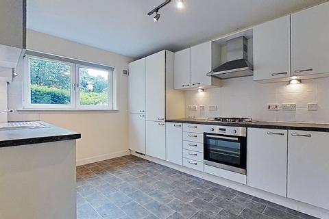3 bedroom flat to rent, Dalsholm Place, Glasgow, G20