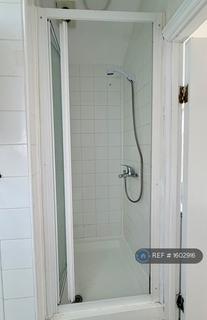 Studio to rent, Newington Green, London, N16