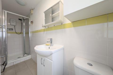 Studio to rent, Durnsford Road, London