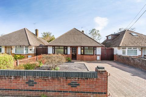 2 bedroom bungalow for sale, Calmore Road, Totton, Southampton, Hampshire, SO40