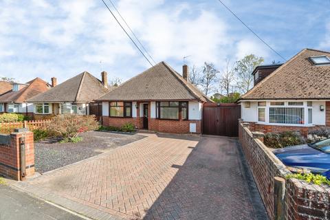 2 bedroom bungalow for sale, Calmore Road, Totton, Southampton, Hampshire, SO40