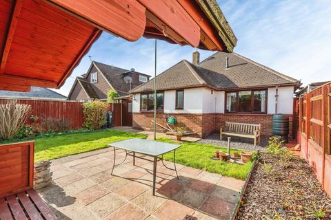 2 bedroom bungalow for sale, Calmore Road, Totton, Southampton, Hampshire, SO40