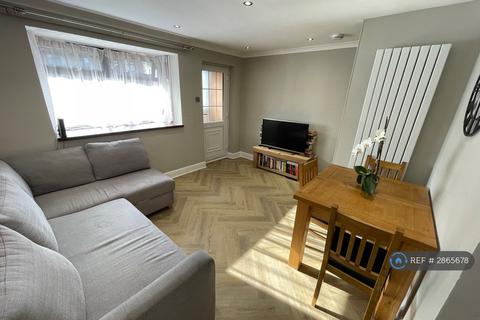 2 bedroom semi-detached house to rent, Kelstern Close, Lincoln, LN6