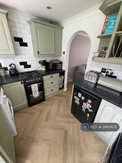 2 bedroom semi-detached house to rent, Kelstern Close, Lincoln, LN6