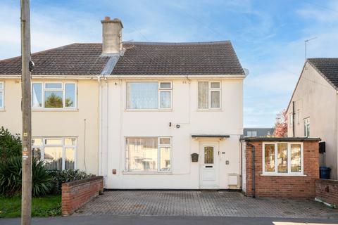 Semi-detached house - Peverel Road, Cambridge, CB5