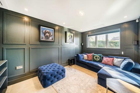 6 bedroom detached house for sale, Hollies Close, London SW16