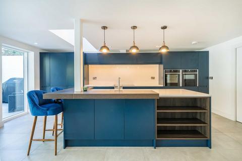 6 bedroom detached house for sale, Hollies Close, London SW16