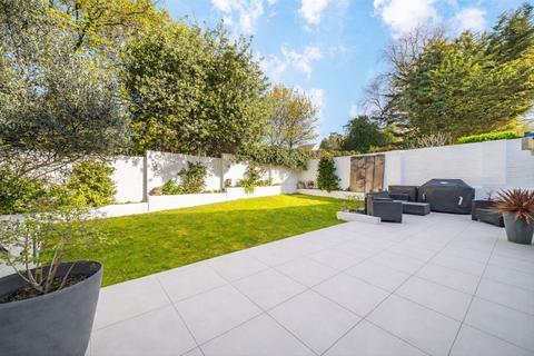 6 bedroom detached house for sale, Hollies Close, London SW16