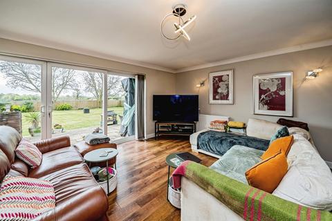 4 bedroom detached bungalow for sale, Wendover Road, AYLESBURY