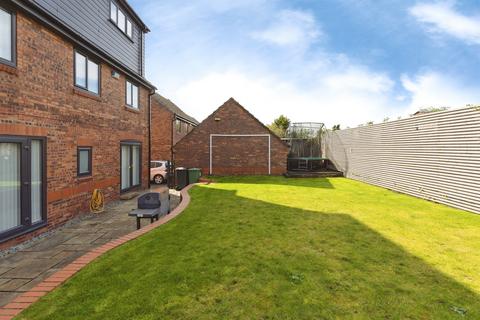 5 bedroom detached house for sale, Harewood Way, LEEDS