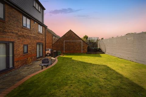 5 bedroom detached house for sale, Harewood Way, LEEDS