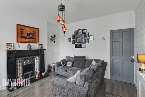 2 bedroom end of terrace house for sale, High Street, Thurnscoe