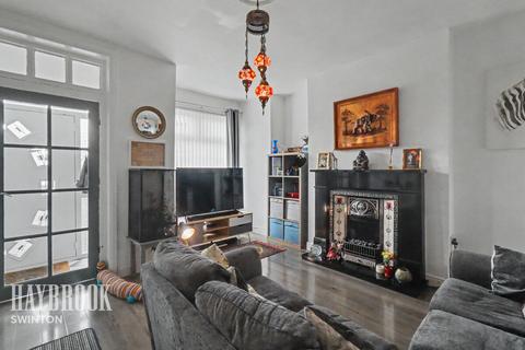 2 bedroom end of terrace house for sale, High Street, Thurnscoe
