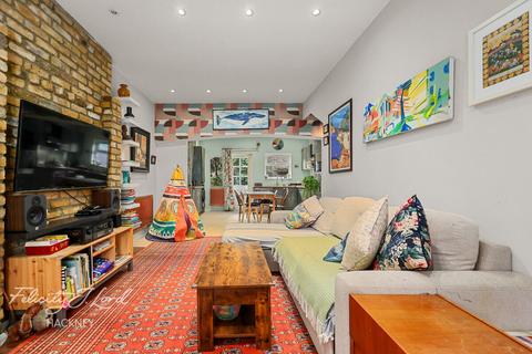 2 bedroom terraced house for sale, Millers Terrace, London E8
