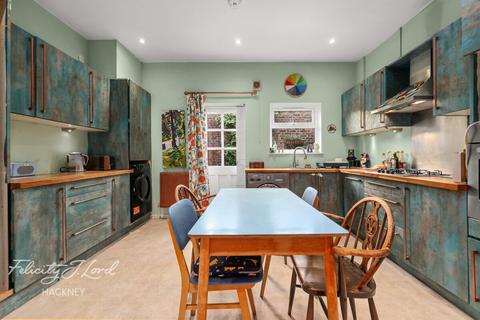 2 bedroom terraced house for sale, Millers Terrace, London E8
