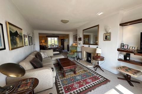 3 bedroom flat for sale, Furze Hill, Hove