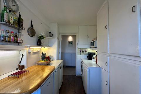 3 bedroom flat for sale, Furze Hill, Hove