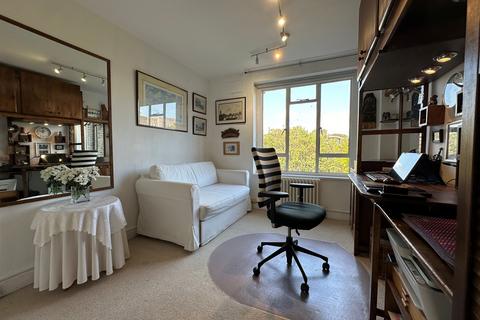 3 bedroom flat for sale, Furze Hill, Hove