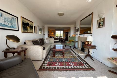 3 bedroom flat for sale, Furze Hill, Hove