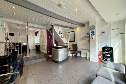 Retail property (high street) for sale, Bull Street, Nuneaton, Warwickshire, CV11 4JX