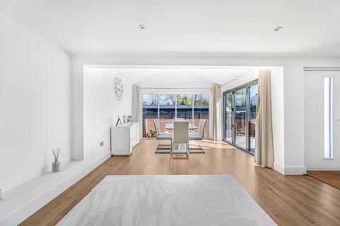 2 bedroom barn conversion for sale, Smiths Yard, Great Bardfield, Braintree